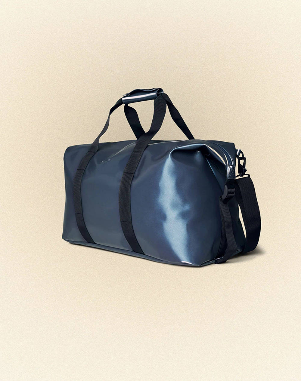 RAINS Hilo Weekend Bag W3 (Размери: В27 x Ш52 x Д26 см.)