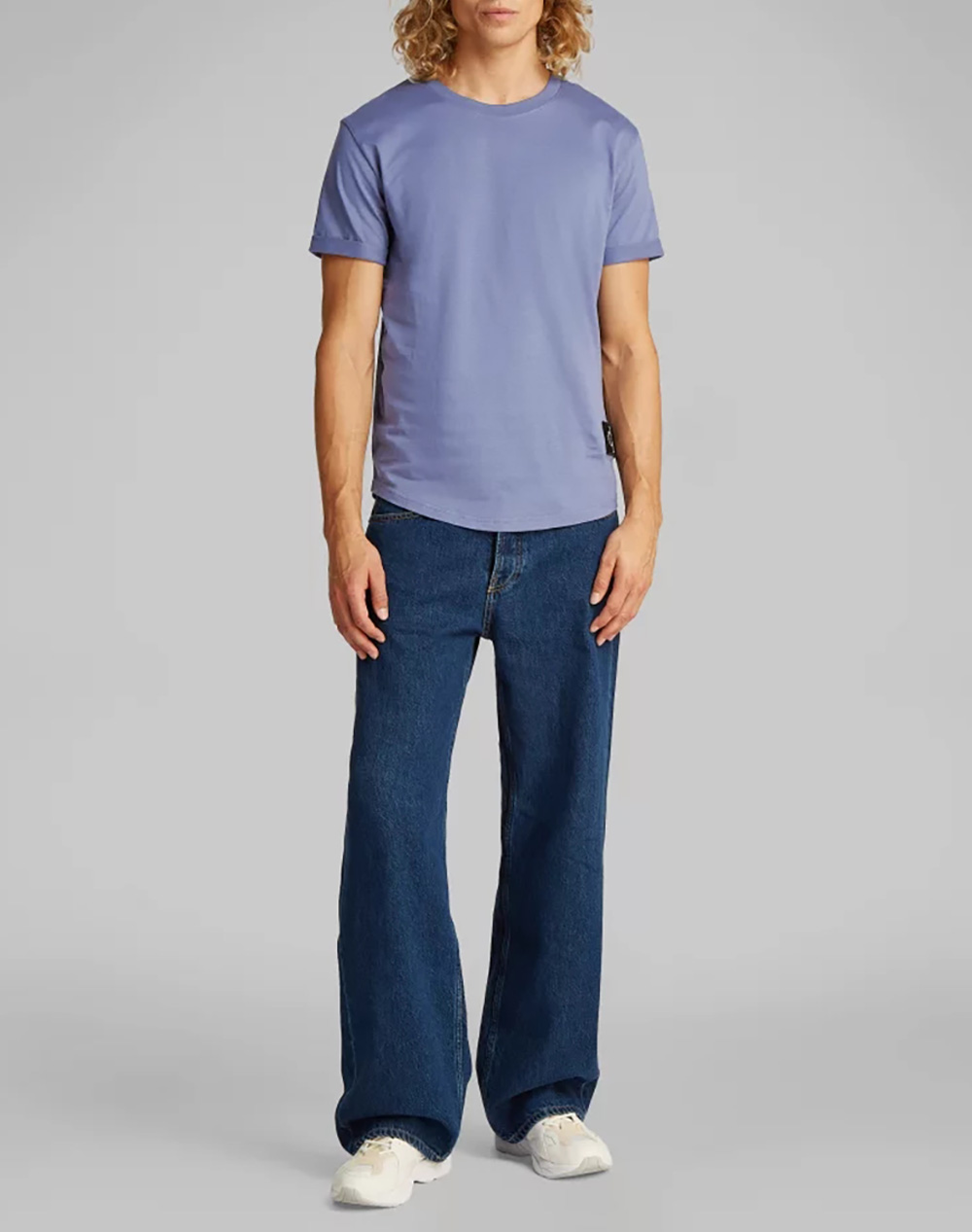 CALVIN KLEIN BADGE ROUND HEM TEE