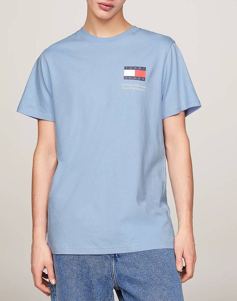 TOMMY JEANS TJM ESSENTIAL FLAG TEE EXT