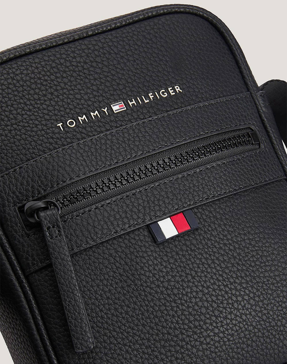 TOMMY HILFIGER ESSENTIAL MINI REPORTER (Размери: 16.5 x 21 x 7 см.)