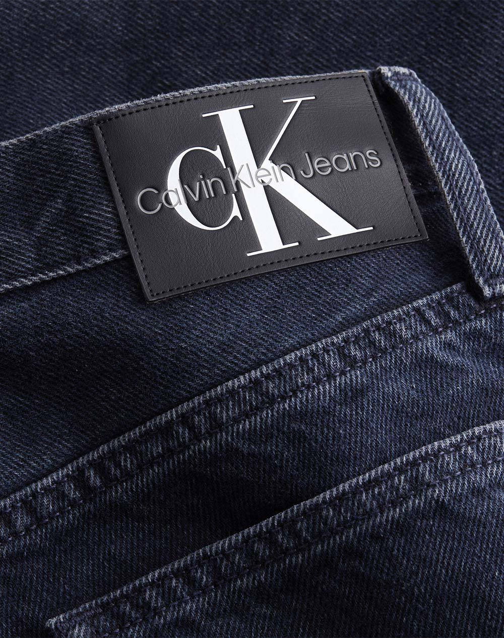 CALVIN KLEIN MOM JEAN