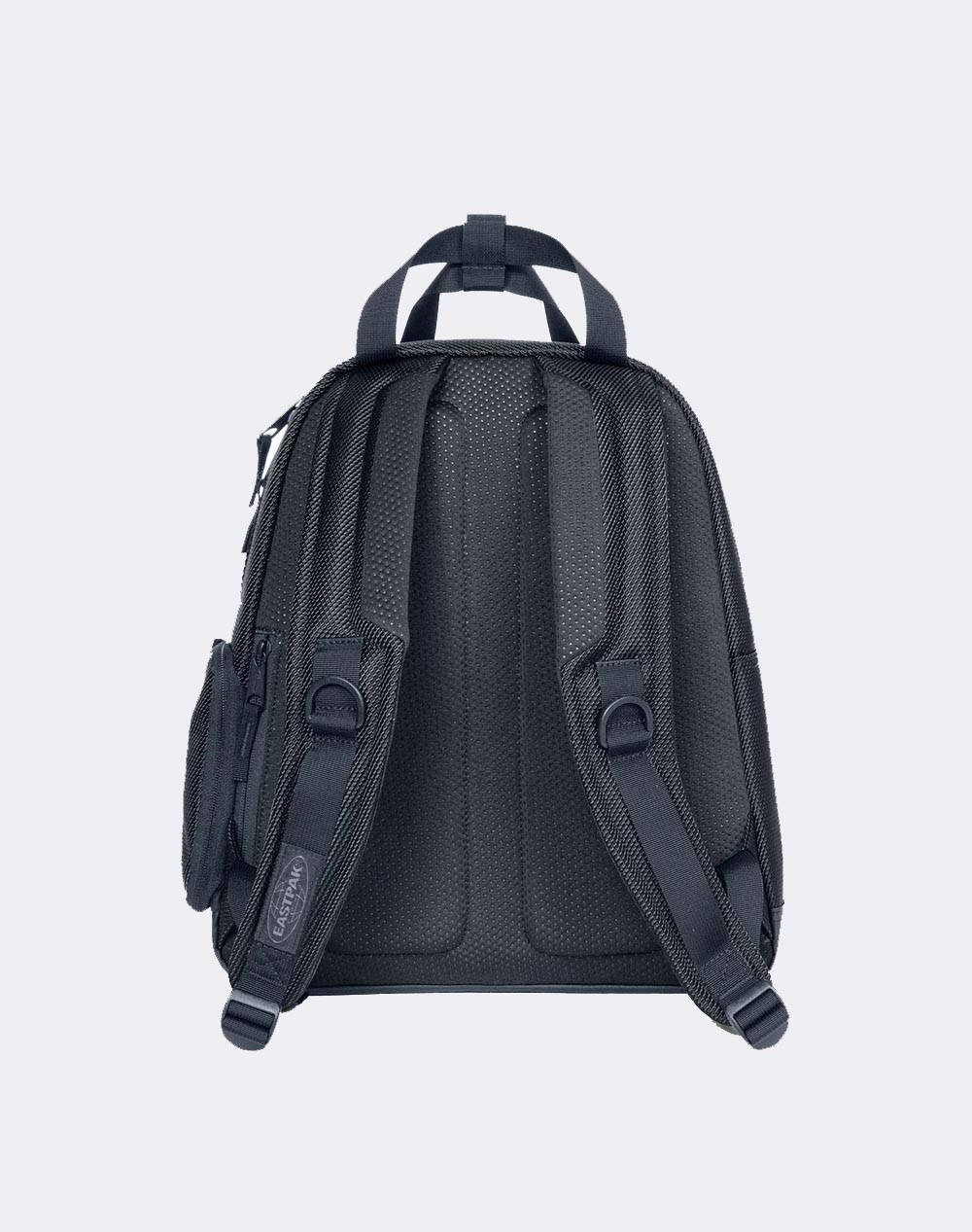 EASTPAK TECUM W Cnnct ЧАНТА ( Размери: 38 x 35 x 29 см )