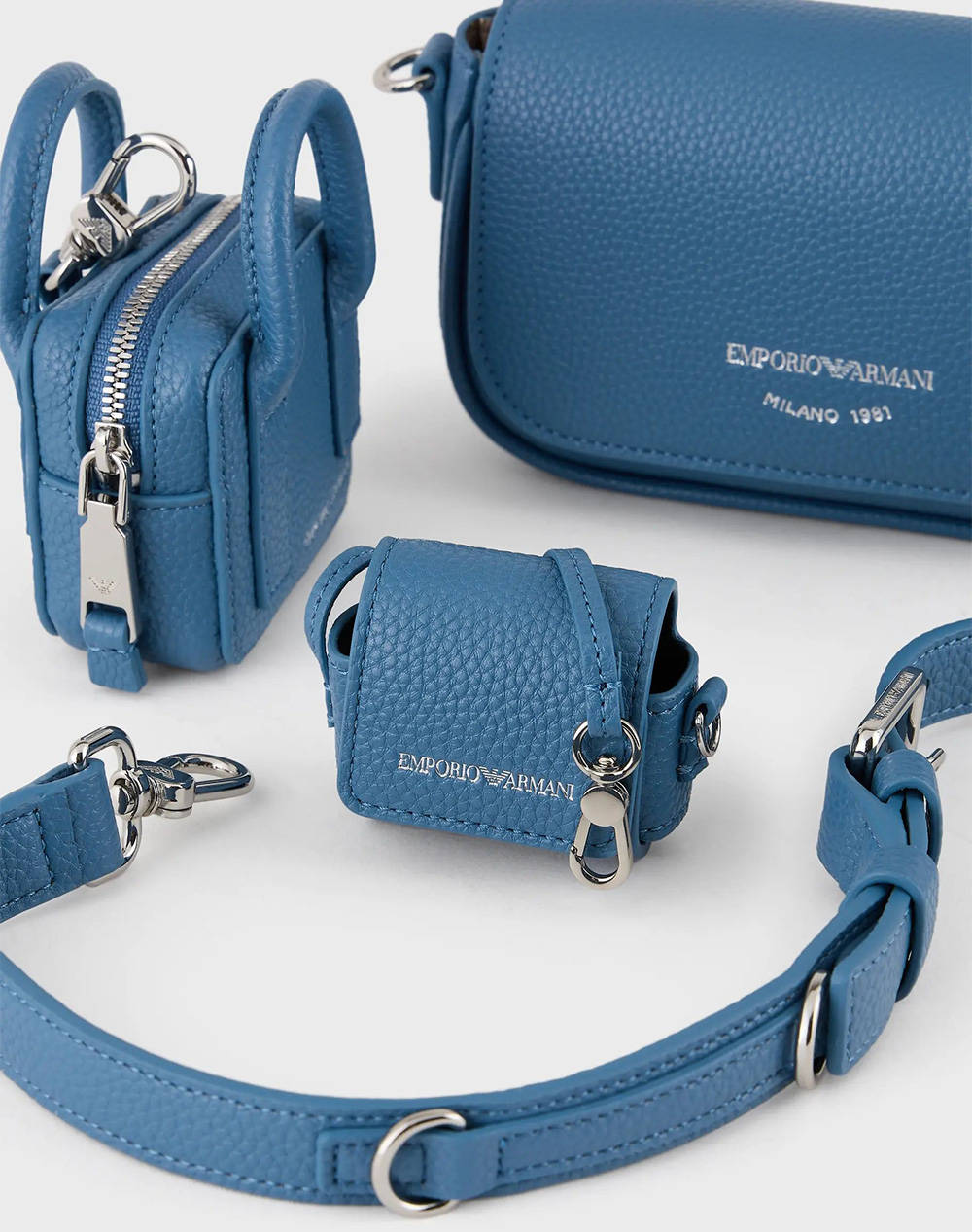 EMPORIO ARMANI WOMENS MINI BAG (Размери: 26 x 14 x 6.5 см.)