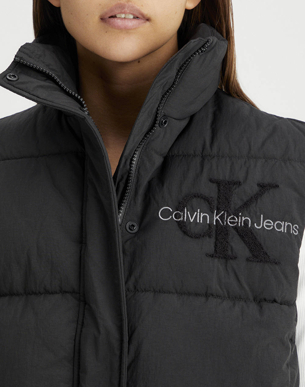 CALVIN KLEIN CHENILLE MONOLOGO VEST