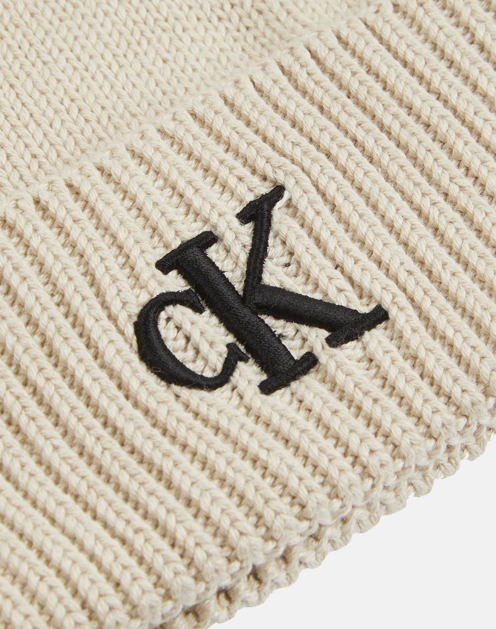 CALVIN KLEIN SEASONAL POM POM BEANIE