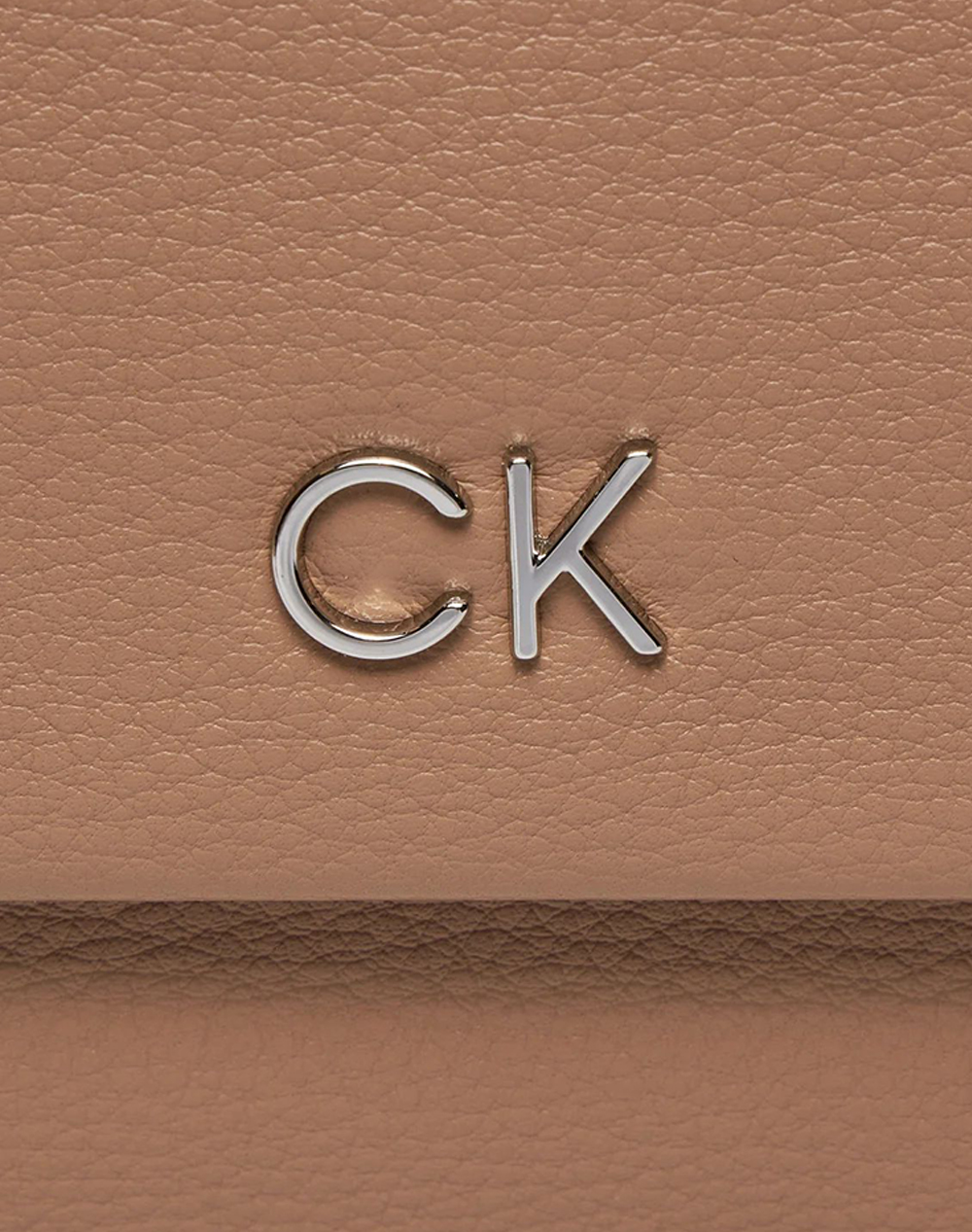 CALVIN KLEIN CK DAILY SHOULDER BAG PEBBLE (Размери: 28 x 15 x 8 см.)