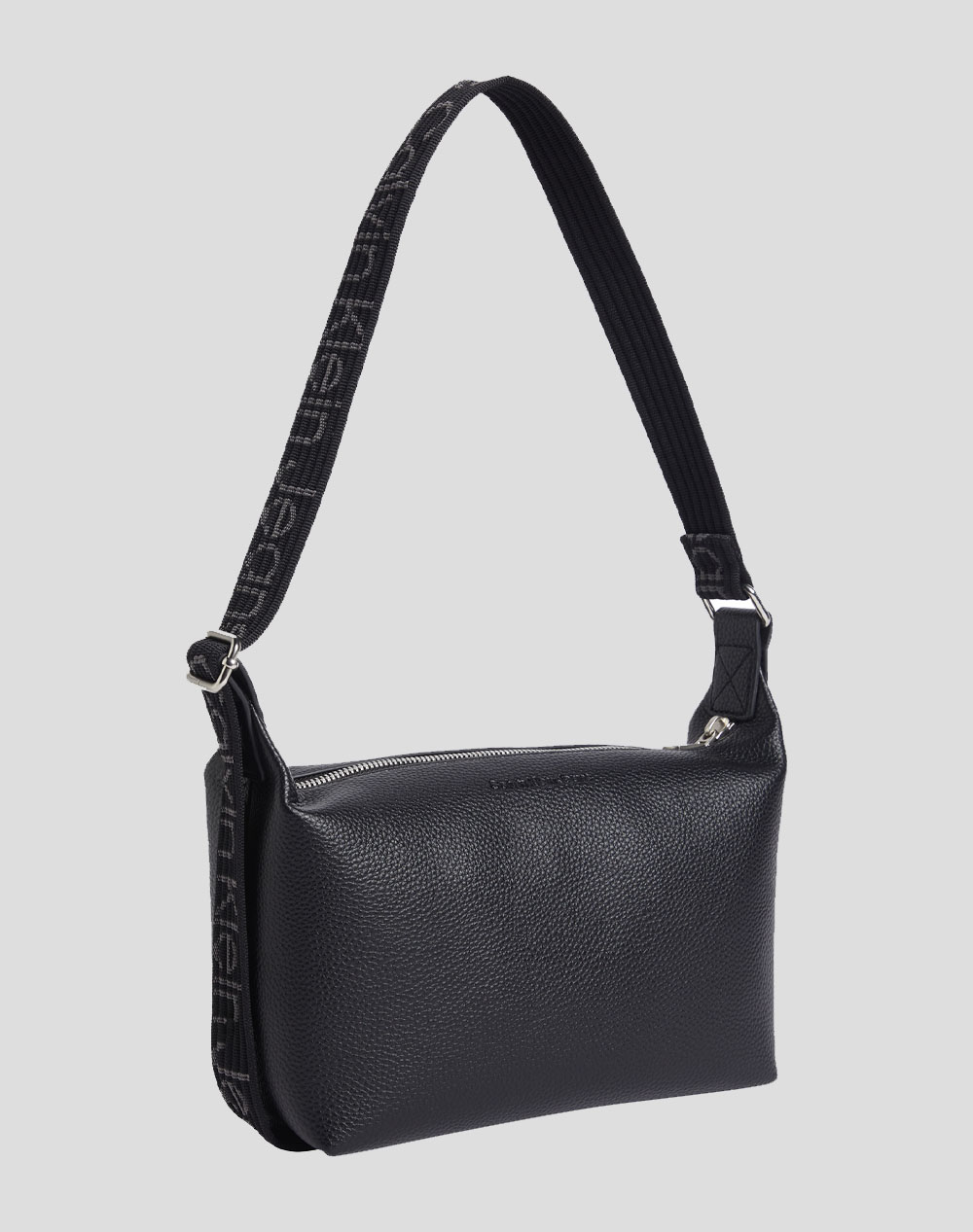 CALVIN KLEIN ULTRALIGHT SHOULDERBAG22 PU (Размери: 22 x 15 x 10 см