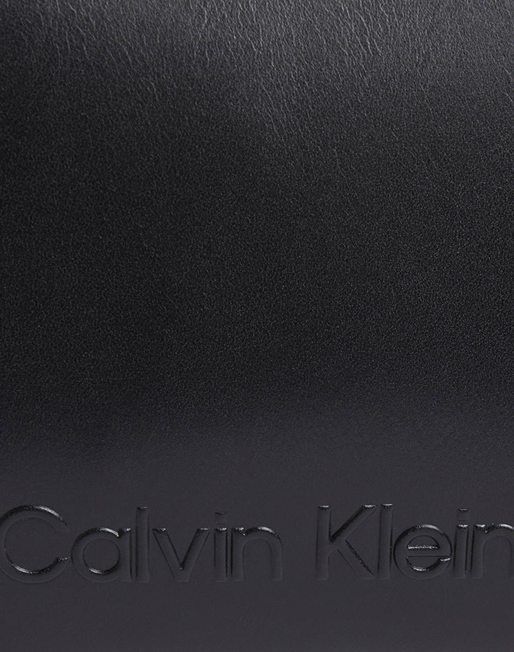 CALVIN KLEIN EMBOSSED LOGO CAMERA BAG (Размери: 22 x 15 x 10 см)