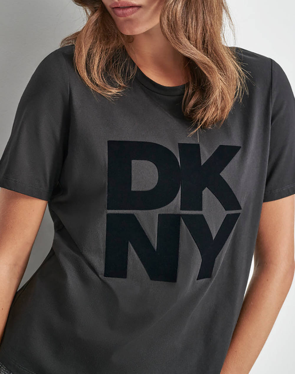 DKNY D2G4A221 ТЕНИСКА DKNY