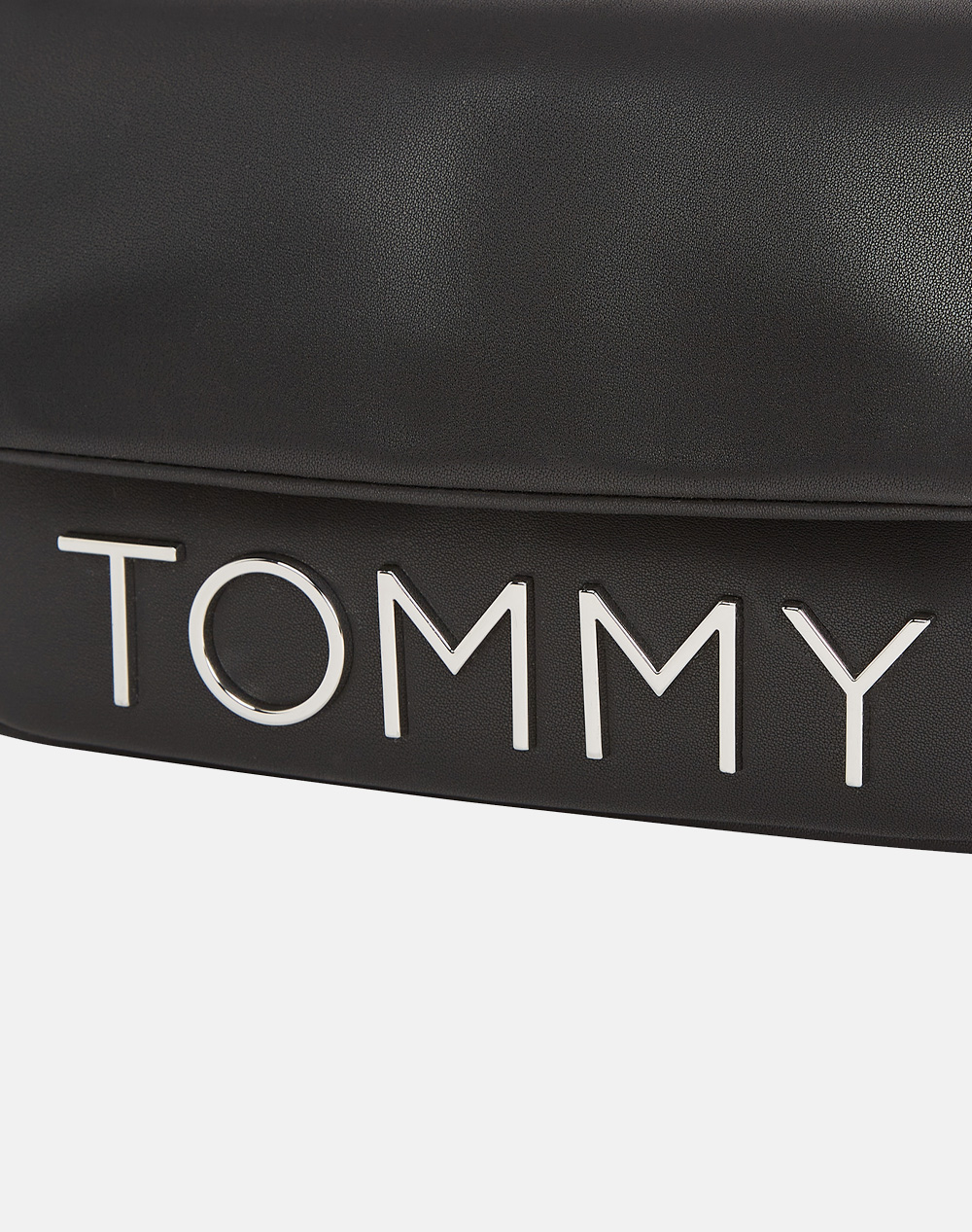 TOMMY JEANS TJW BOLD ELONGATED FLAP CROSS. (Размери: 14 x 23 x 6 см