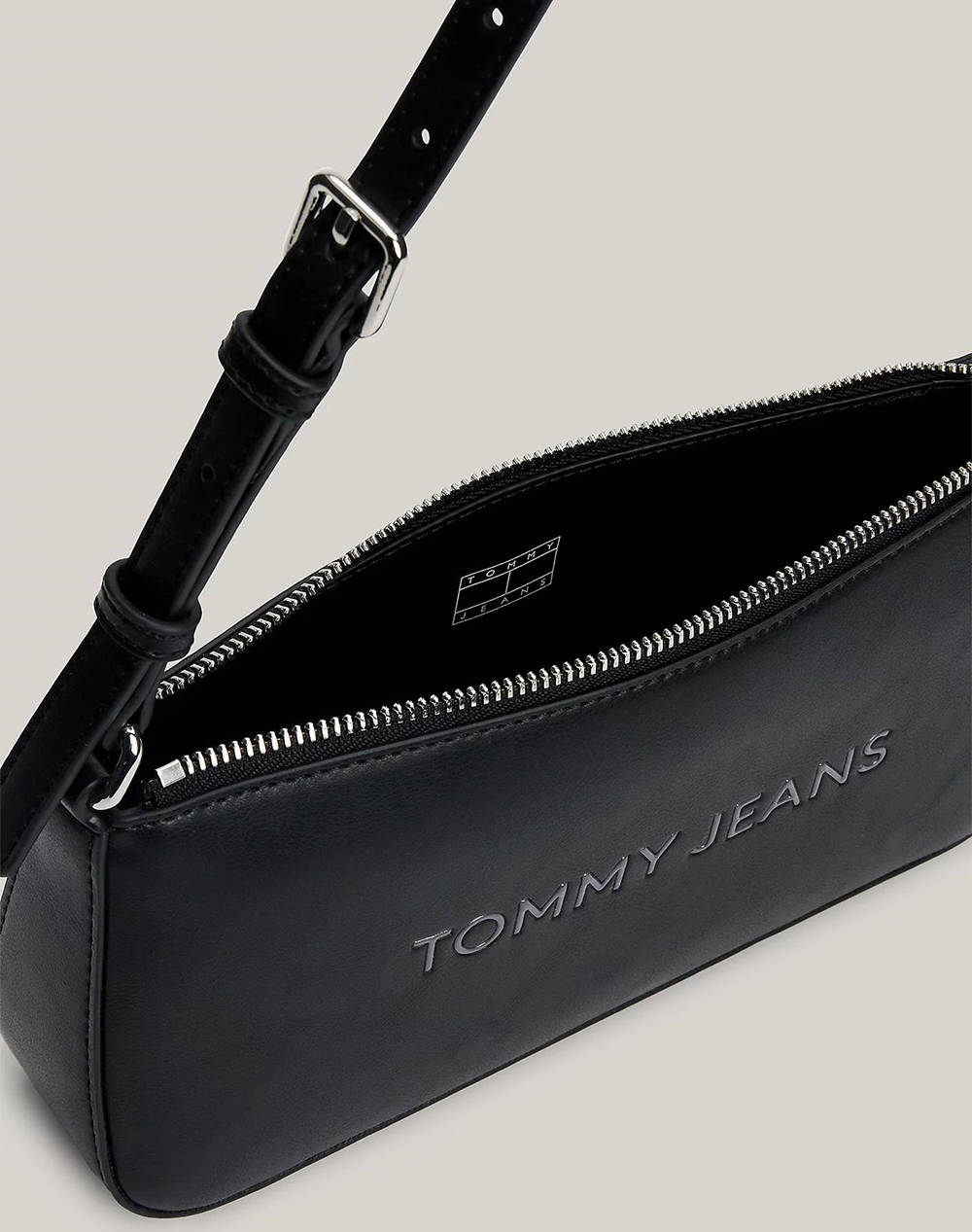 TOMMY JEANS TJW ESS MUST SHOULDER BAG (Размери: 25 x 12 x 5.5 см)