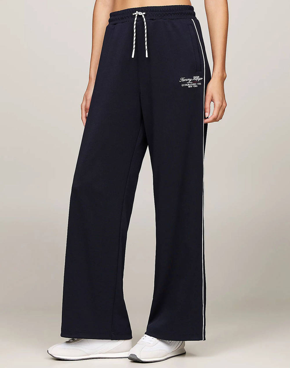 TOMMY HILFIGER SCRIPT GRAPHIC WIDE LEG PANT