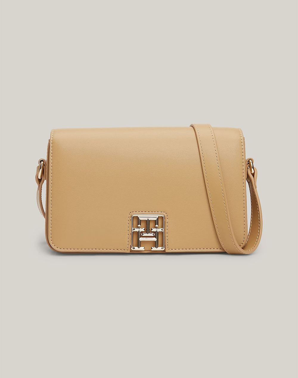 TOMMY HILFIGER TH RESET CROSSOVER (Размери: 14 x 21 x 6 см..)