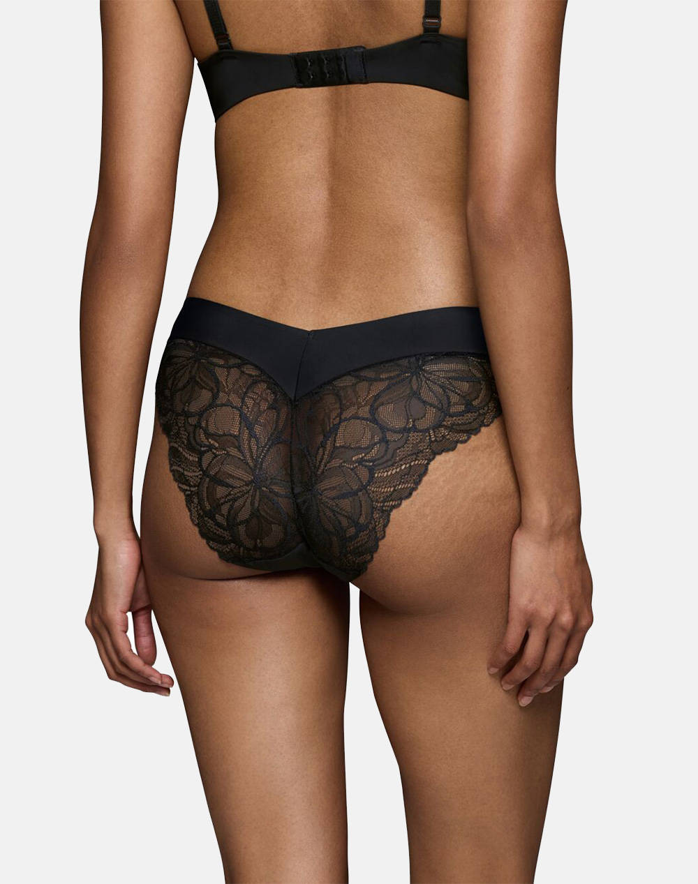 TRIUMPH Body Make-Up Illusion Lace Highleg Tai