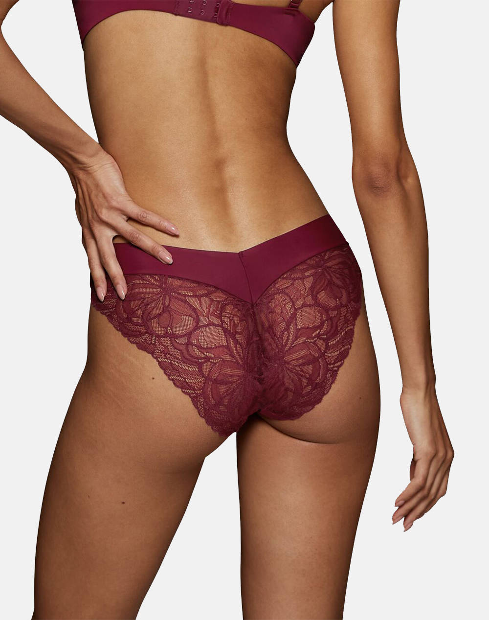 TRIUMPH Body Make-Up Illusion Lace Highleg Tai