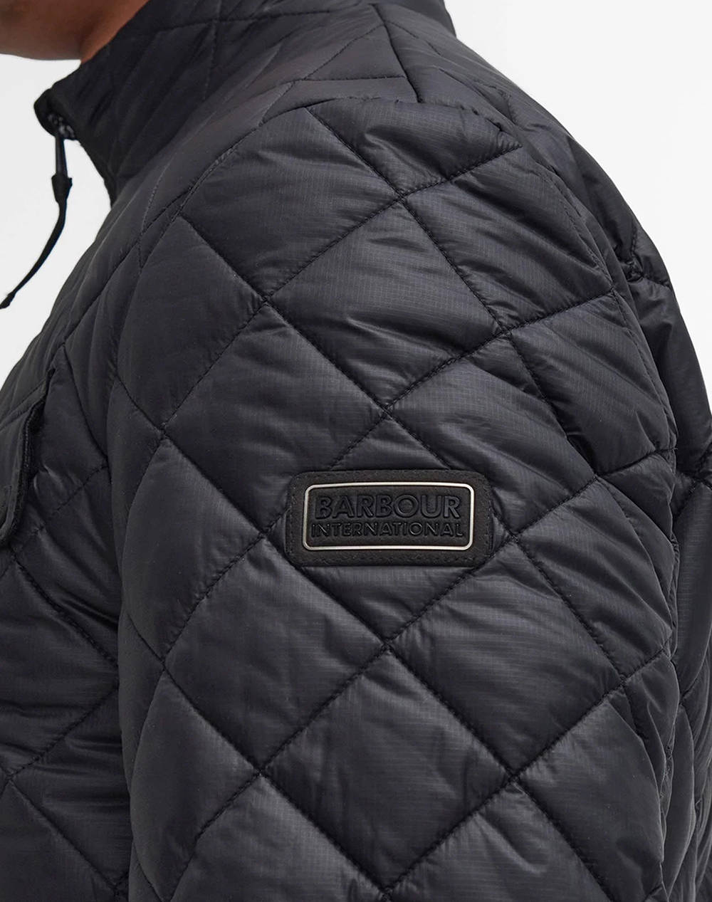 BARBOUR INTERNATIONALARIEL BOX QUILTED JACKET ЯКЕ QUILT