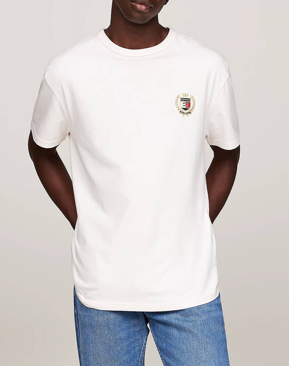 TOMMY JEANS TJM REG RWB CREST FLAG TEE EXT