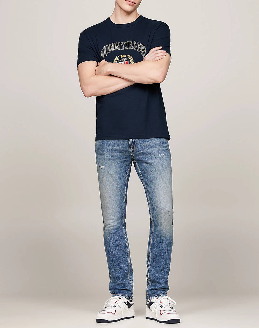 TOMMY JEANS TJM REG TJ GOLD CREST TEE