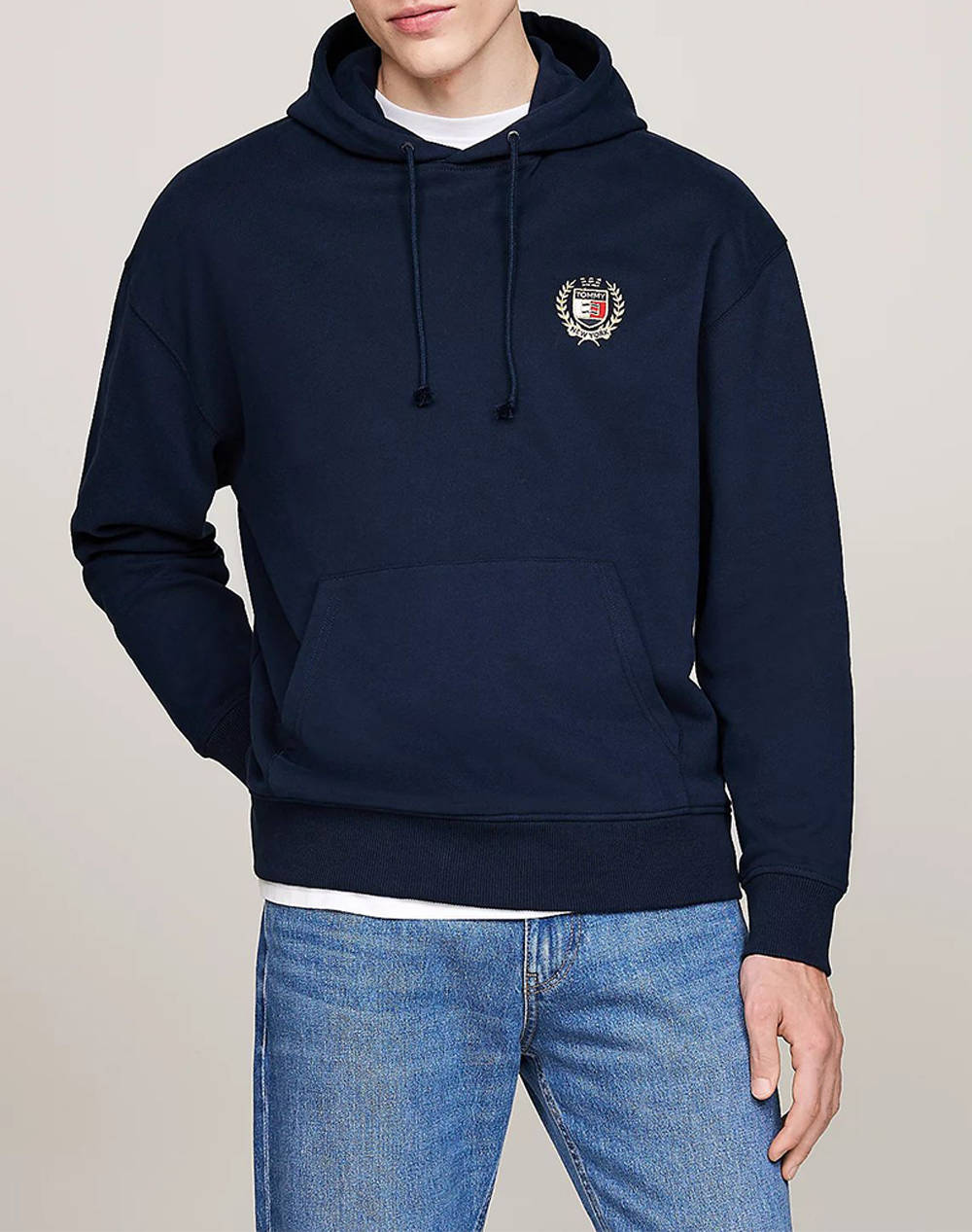 TOMMY JEANS TJM REG TJ FLAG CREST HOOD EXT