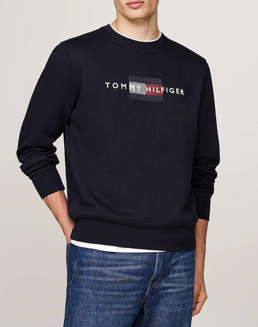 TOMMY HILFIGER HILFIGER FLAG EMBRO SWEATSHIRT