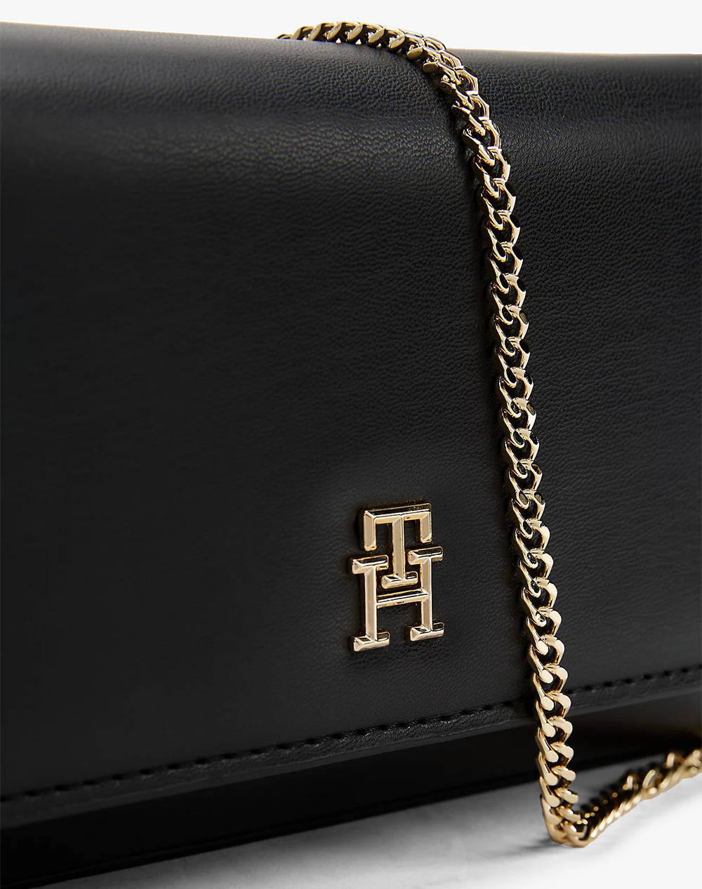 TOMMY HILFIGER TH ETERNITY CHAIN CROSSOVER (Размери: 20 x 7 x 12 см.)