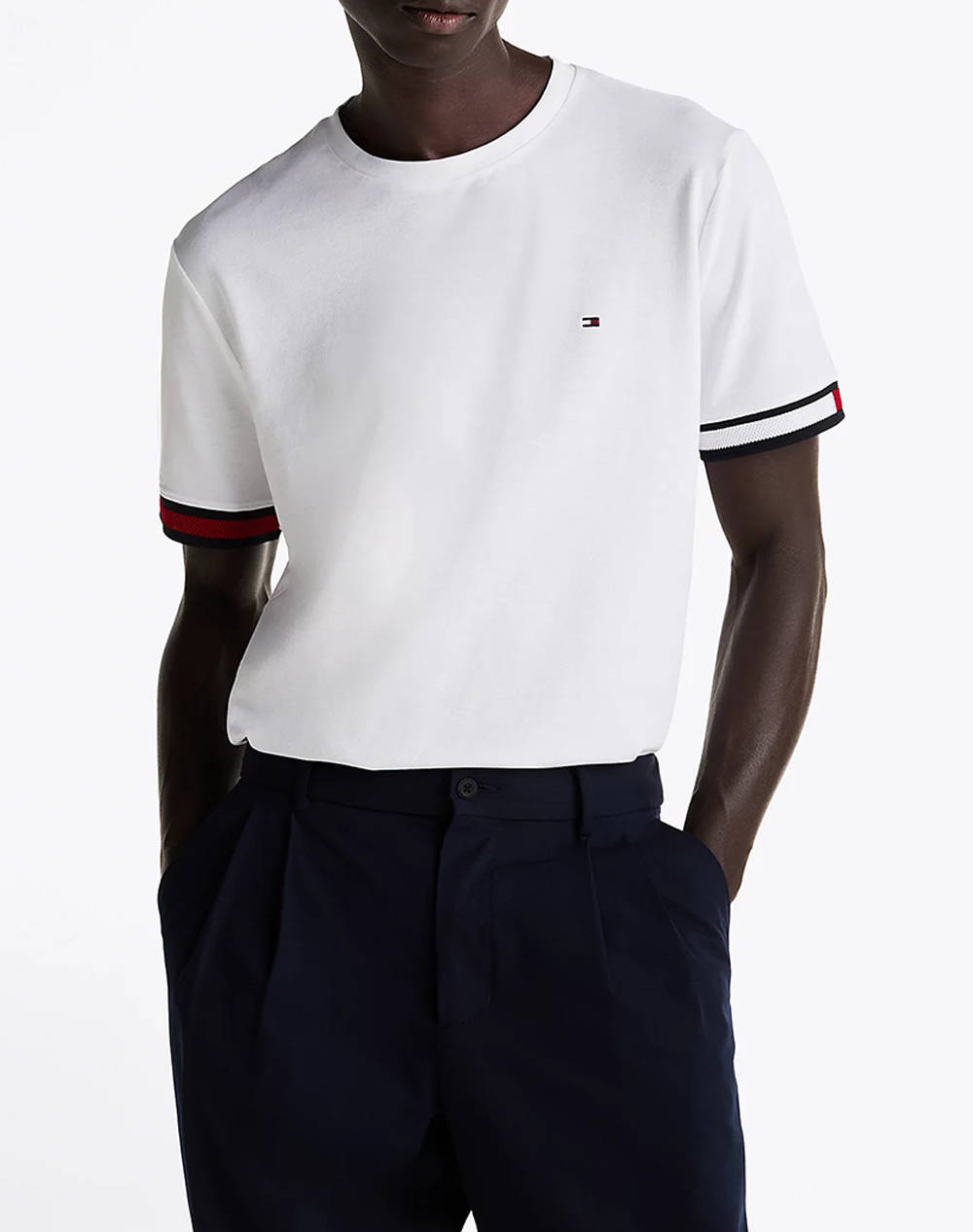 TOMMY HILFIGER GLOBAL STRIPE FLAG CUFF TEE