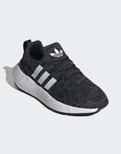 ADIDAS ORIGINAL SNEAKERS SWIFT RUN 22