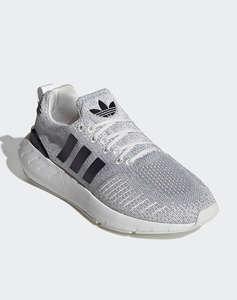 ADIDAS ORIGINAL SWIFT RUN 22 W