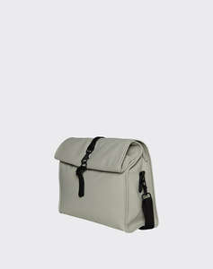 RAINS ROLLTOP MESSENGER ЧАНТА (Размери: 35 x 42 x 15,5 см)