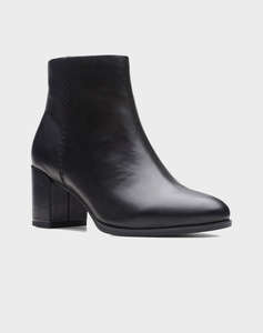 CLARKS Freva55 Zip