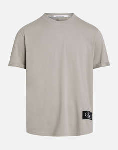 CALVIN KLEIN BADGE ROUND HEM TEE