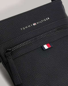 TOMMY HILFIGER ESSENTIAL MINI CROSSOVER (Размери: 20 x 21.5 x 4 см)