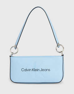 CALVIN KLEIN SCULPTED SHOULDER POUCH25 MONO (Размери: 13 x 25 x 4 см)