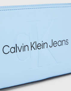 CALVIN KLEIN SCULPTED SHOULDER POUCH25 MONO (Размери: 13 x 25 x 4 см)