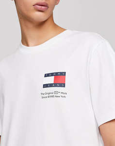 TOMMY JEANS TJM ESSENTIAL FLAG TEE EXT