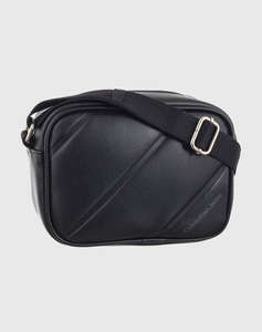 CALVIN KLEIN QUILTED CAMERABAG18 (Размери: 19 x 12 x 8 см)