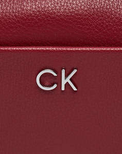 CALVIN KLEIN CK DAILY CAMERA BAG PEBBLE (Размери: 18 x 12 x 7.5 см.)