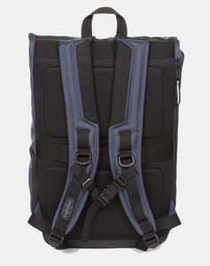 EASTPAK TECUM ROLL (Размери: 30 x 18 x 40 см)