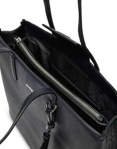 CALVIN KLEIN CK MUST MEDIUM SHOPPER_MONO (Размери: 37.5 x 30 x 17.5 см.)