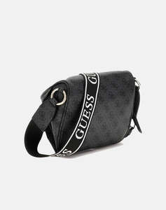 GUESS POWER PLAY SLING ДАМСКА ЧАНТА (Размери: 22 x 17 x 12 см.)