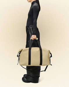 RAINS Hilo Weekend Bag W3 (Размери: В27 x Ш52 x Д26 см.)