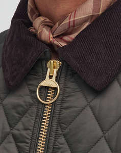 BARBOUR FITTED BEADNELL QUILT ЯКЕ