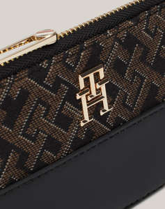 TOMMY HILFIGER TH JACQUARD SLIM WALLET (Размери: 13 x 7.5 x 1 см)