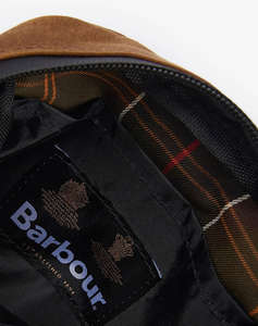 BARBOUR FIELD WAX CROSSBODY BAG CROSS BODY (Размери: 18.5 x 15 x 6 см.)