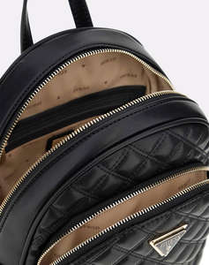 GUESS GIULLY DOME BACKPACK ДАМСКА ЧАНТА (Размери: 30 x 25 x 12 см.)