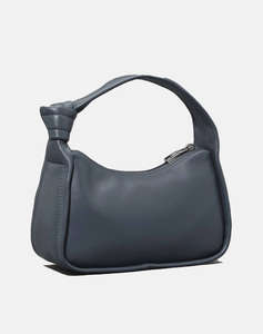 CALVIN KLEIN KNOTTED MINI BLOCK20 (Размери: 13 x 20 x 8см.)