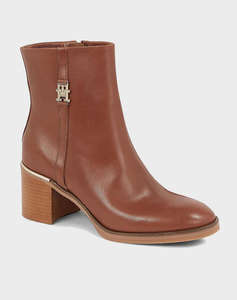 TOMMY HILFIGER FEMININE TH HARDWARE MID BOOTIE