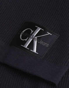 CALVIN KLEIN LABEL TIGHT CROP V-NECK SWEATER