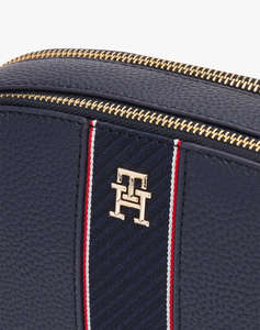 TOMMY HILFIGER TH LEGACY CAMERA BAG (Размери: 22 x 6 x 13 см.)