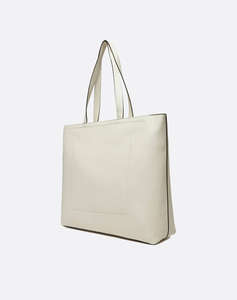 CALVIN KLEIN JEANS SCULPTED SLIM TOTE34 (Размери: 42 x 34 x 9см.)